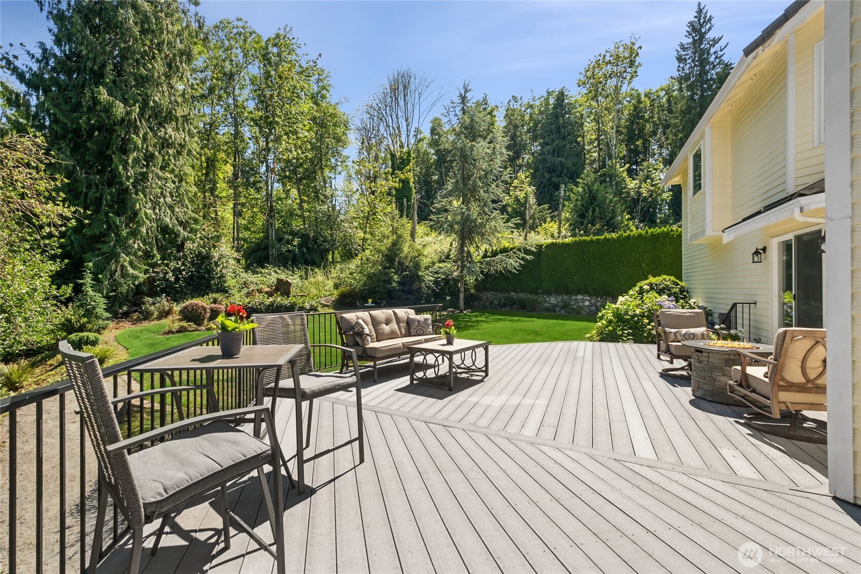 932 16th Avenue Ct SE