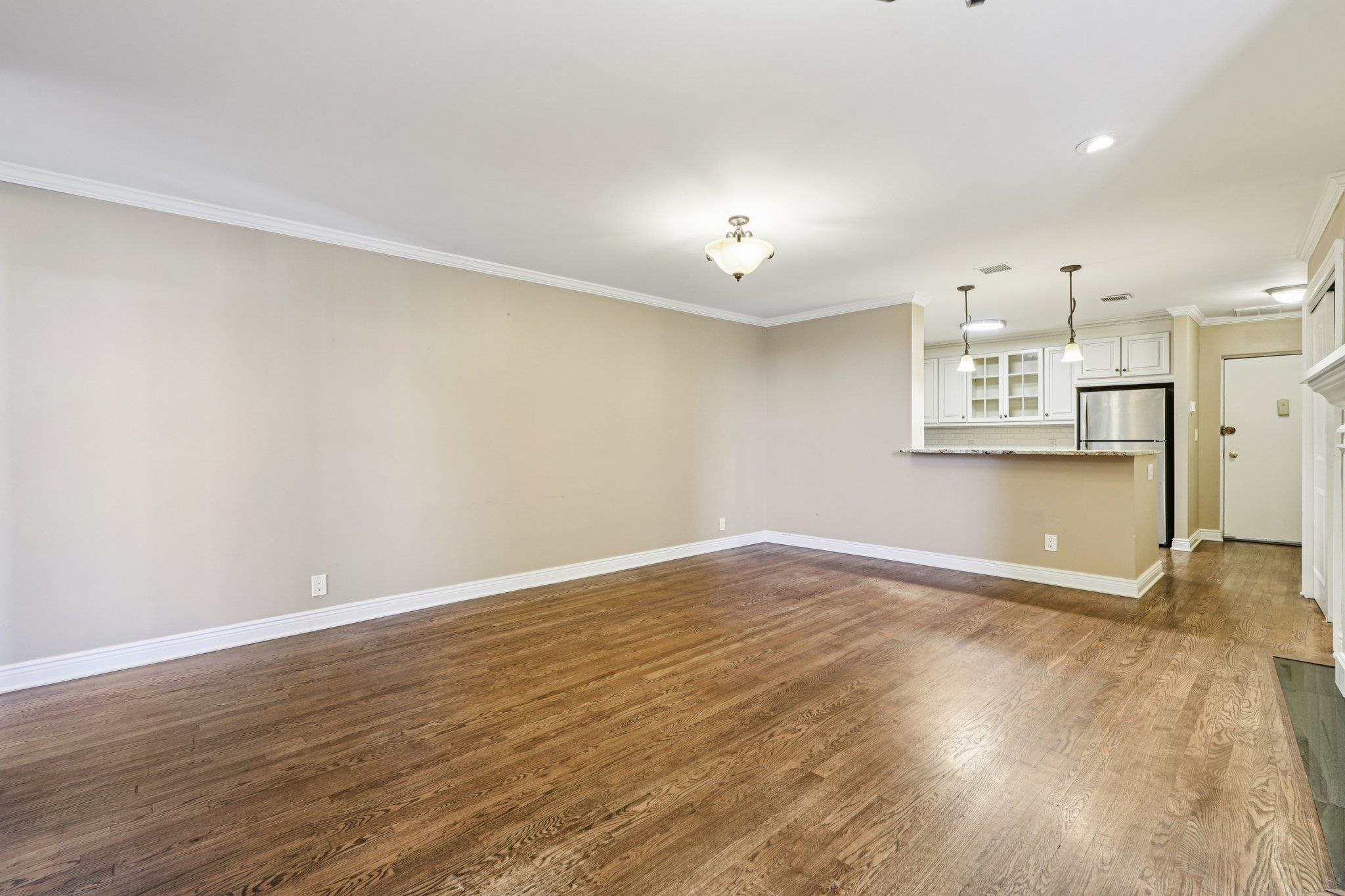 109 GRAND AVE Unit: 4A