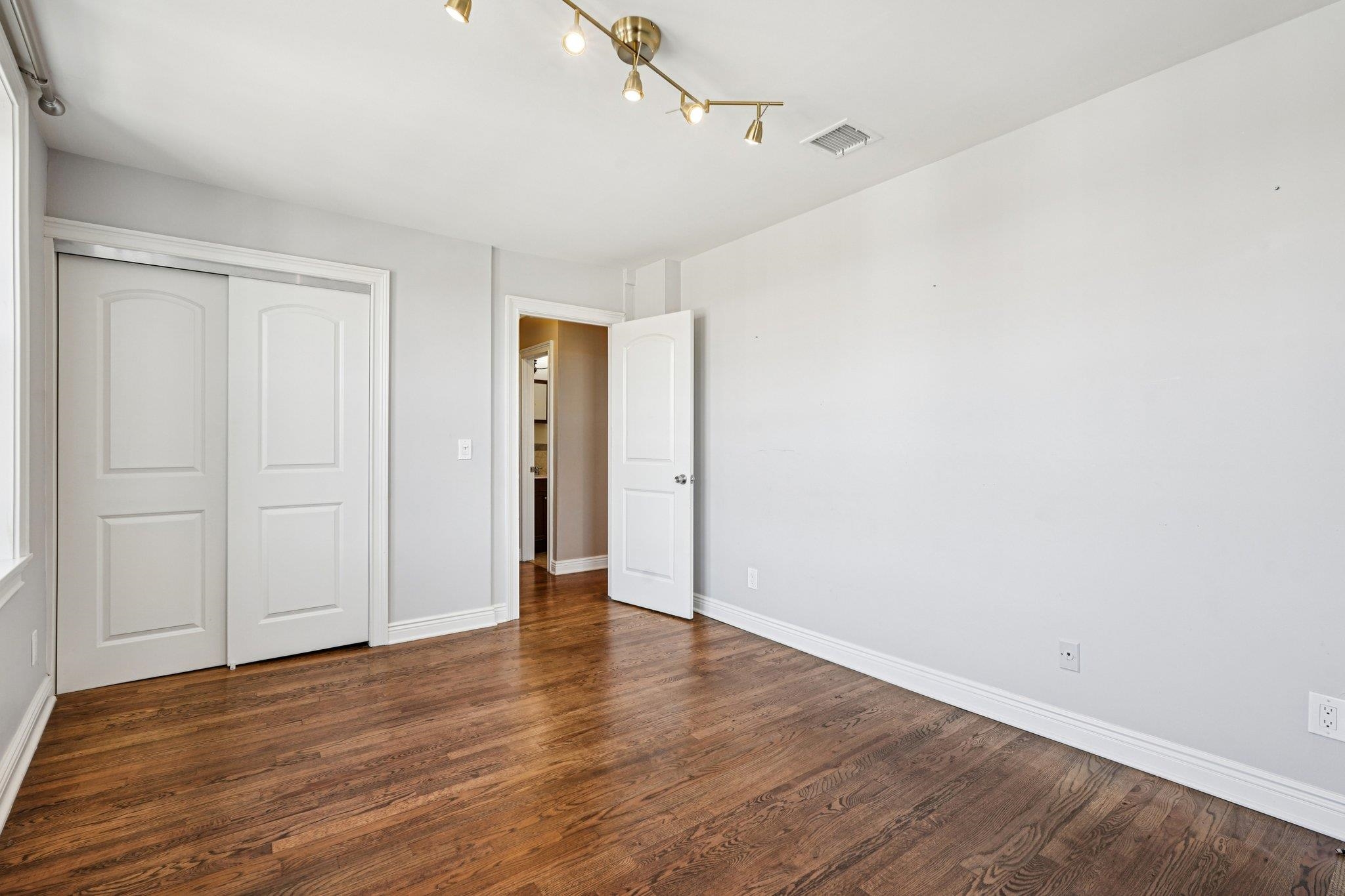 109 GRAND AVE Unit: 4A