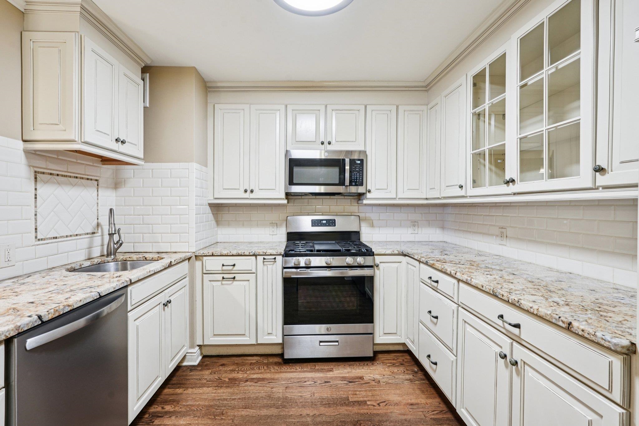 109 GRAND AVE Unit: 4A