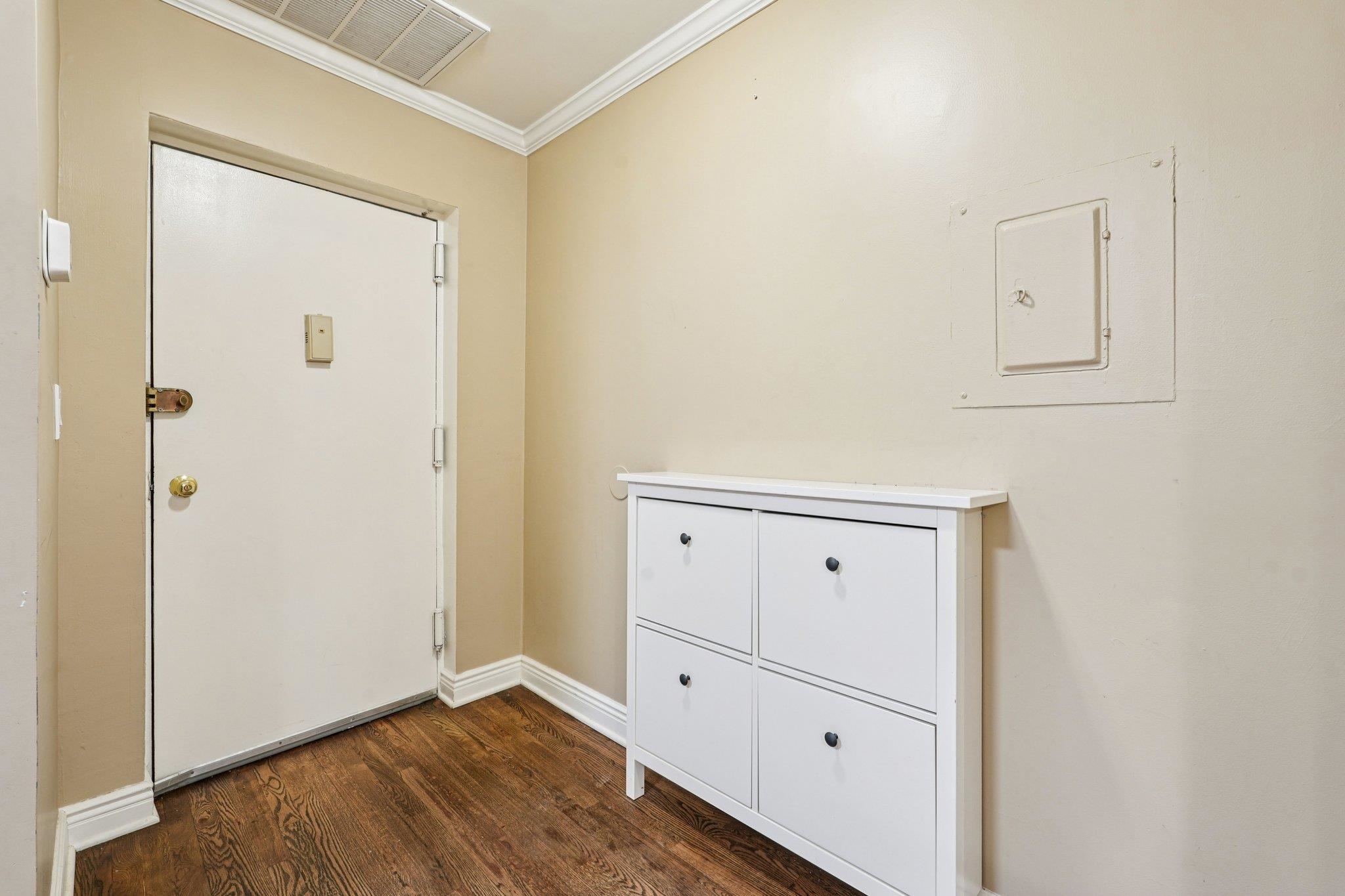 109 GRAND AVE Unit: 4A