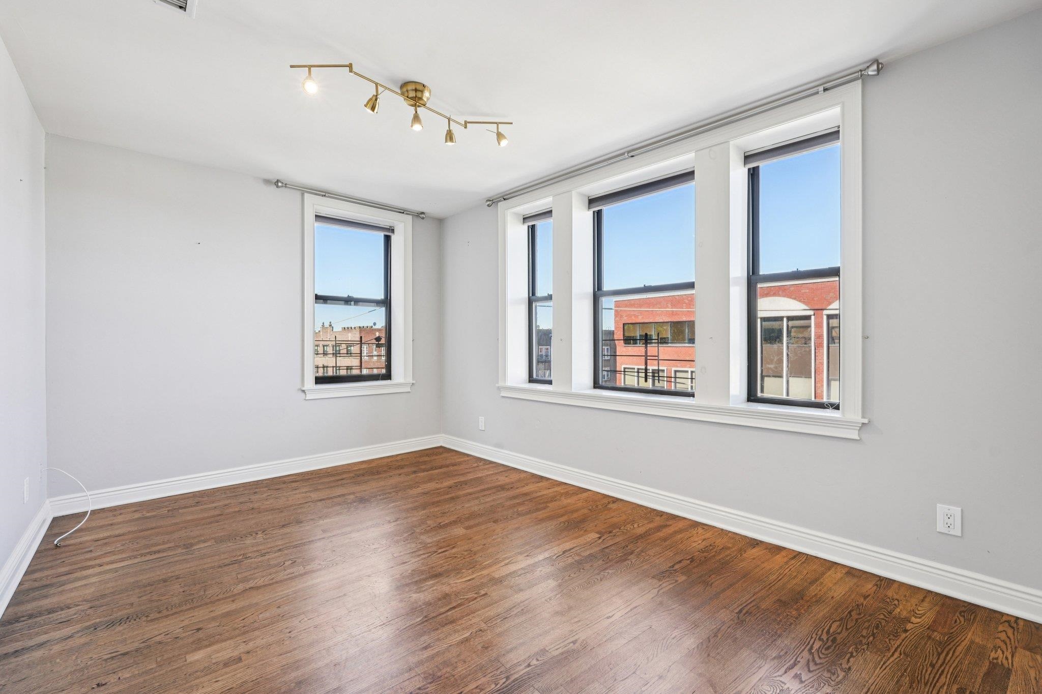 109 GRAND AVE Unit: 4A