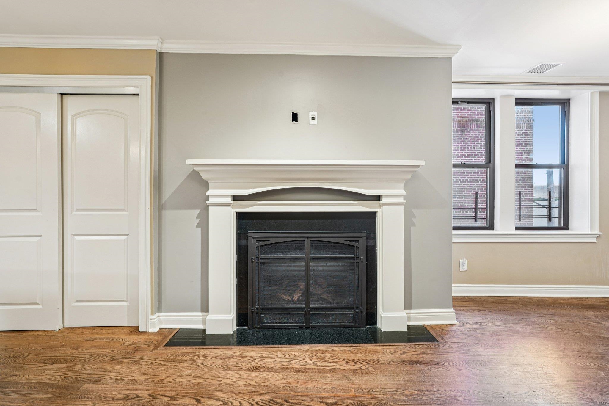 109 GRAND AVE Unit: 4A