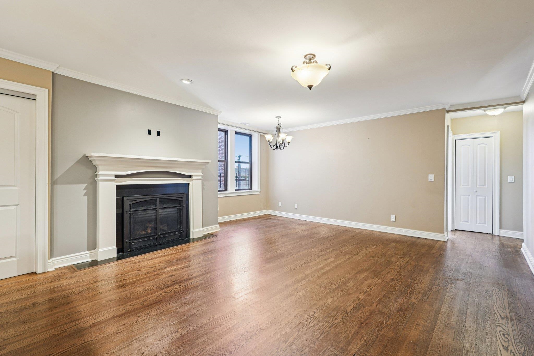 109 GRAND AVE Unit: 4A