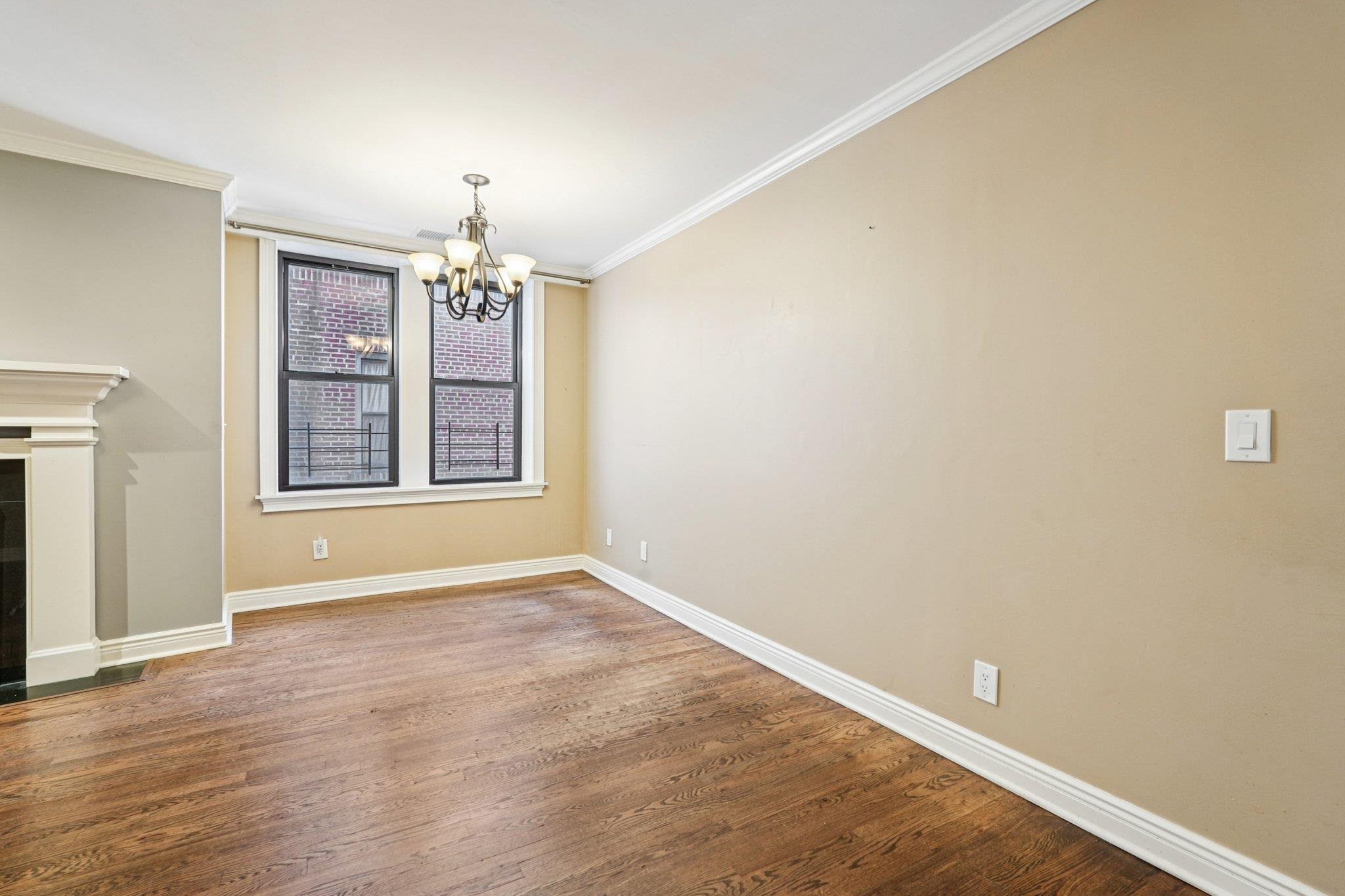 109 GRAND AVE Unit: 4A