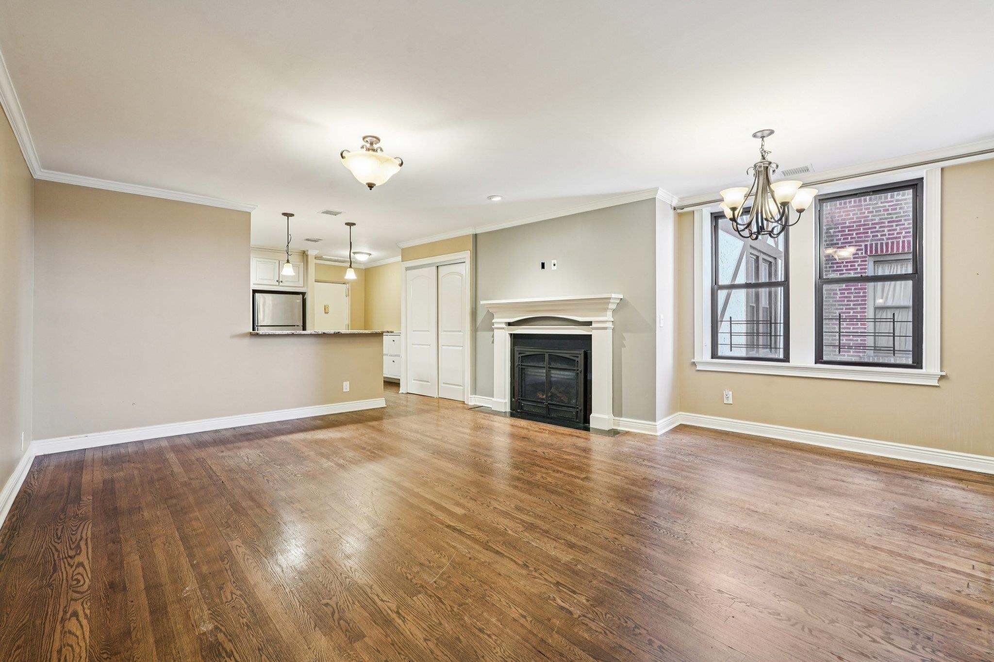 109 GRAND AVE Unit: 4A