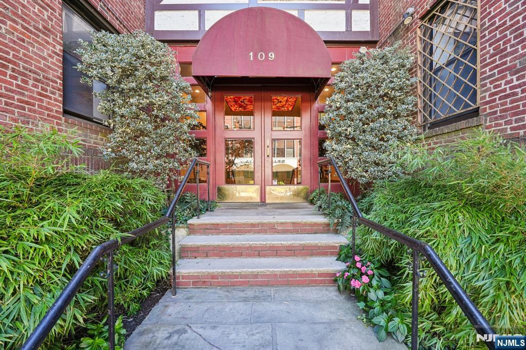 109 Grand Avenue 4A