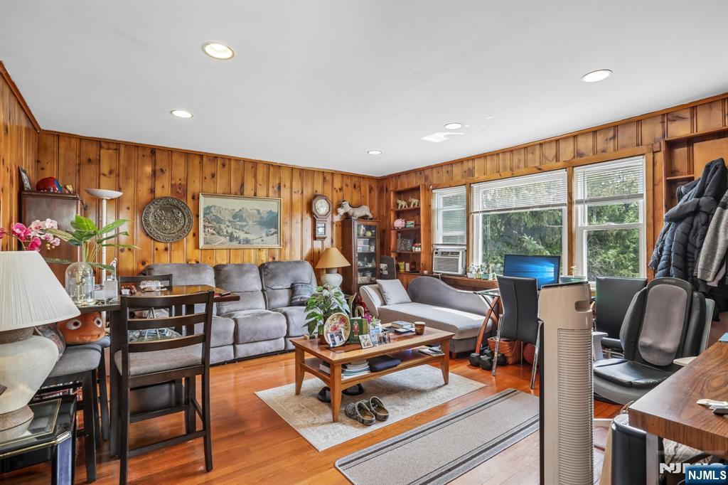 147 Phelps Avenue