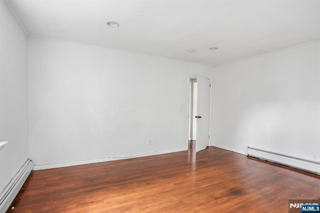147 Phelps Avenue