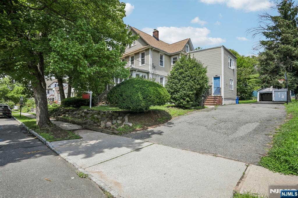 147 Phelps Avenue