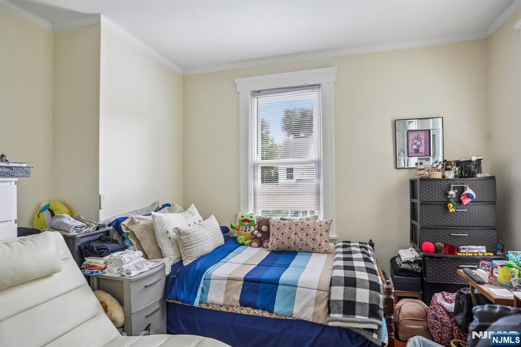 147 Phelps Avenue