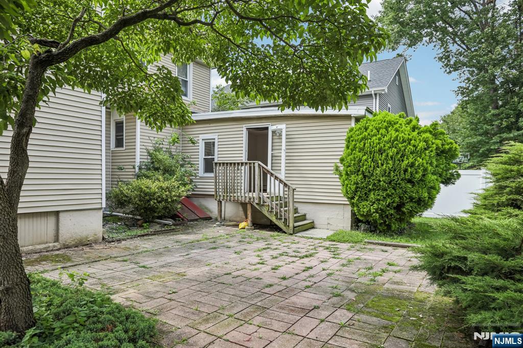147 Phelps Avenue