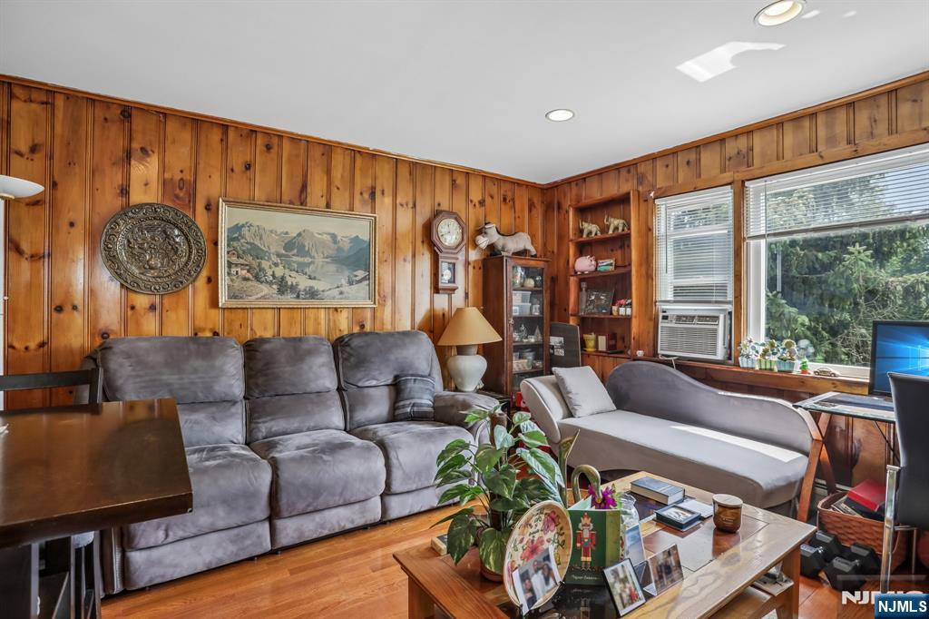147 Phelps Avenue