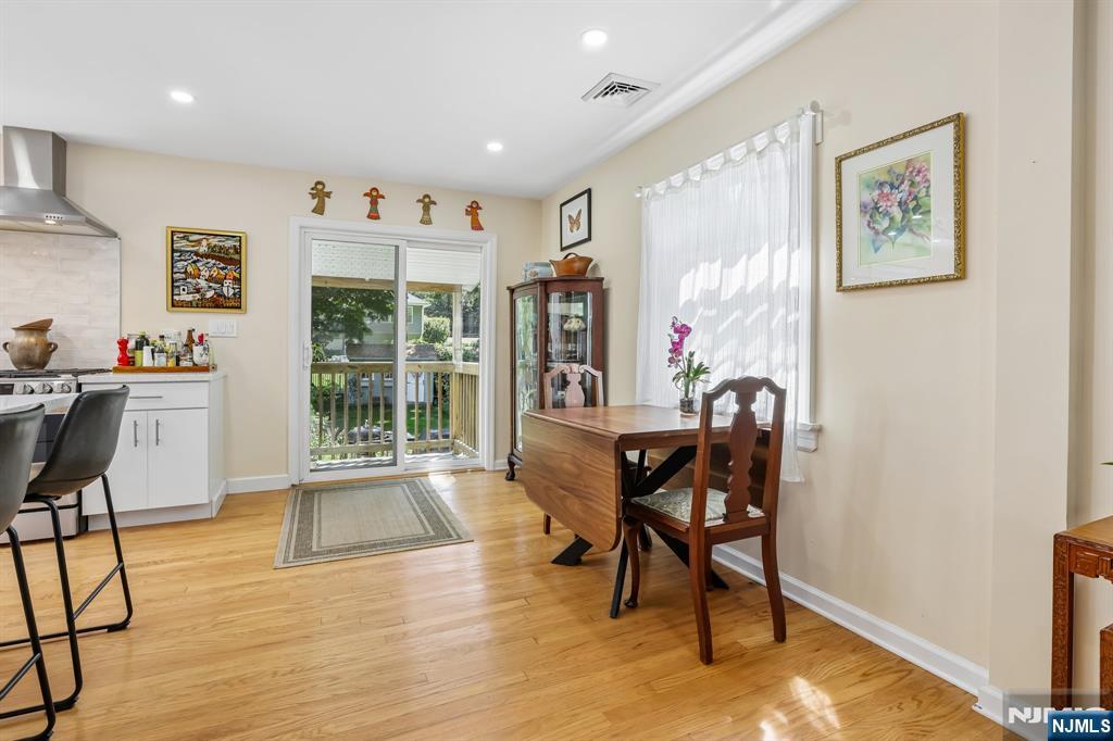 984 Crystal Lake Terrace