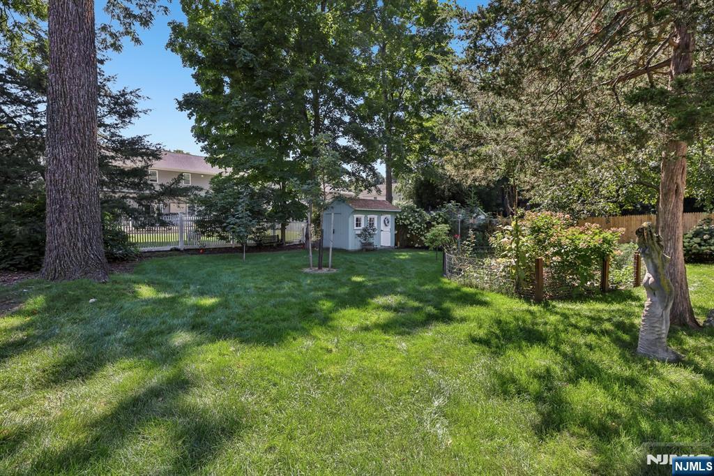 984 Crystal Lake Terrace