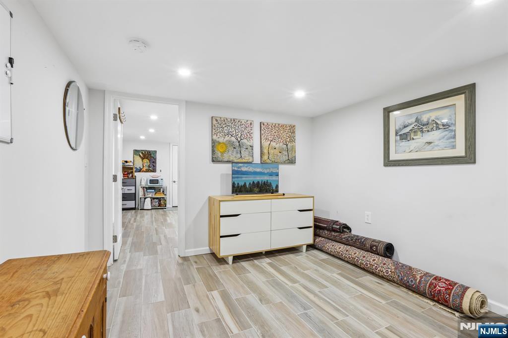 984 Crystal Lake Terrace