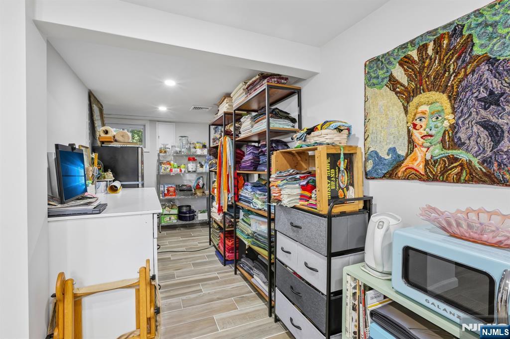 984 Crystal Lake Terrace