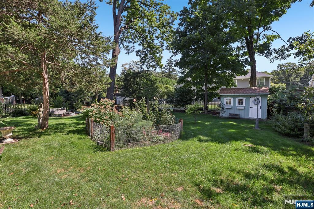 984 Crystal Lake Terrace
