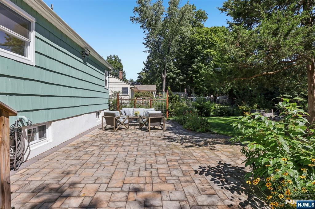 984 Crystal Lake Terrace