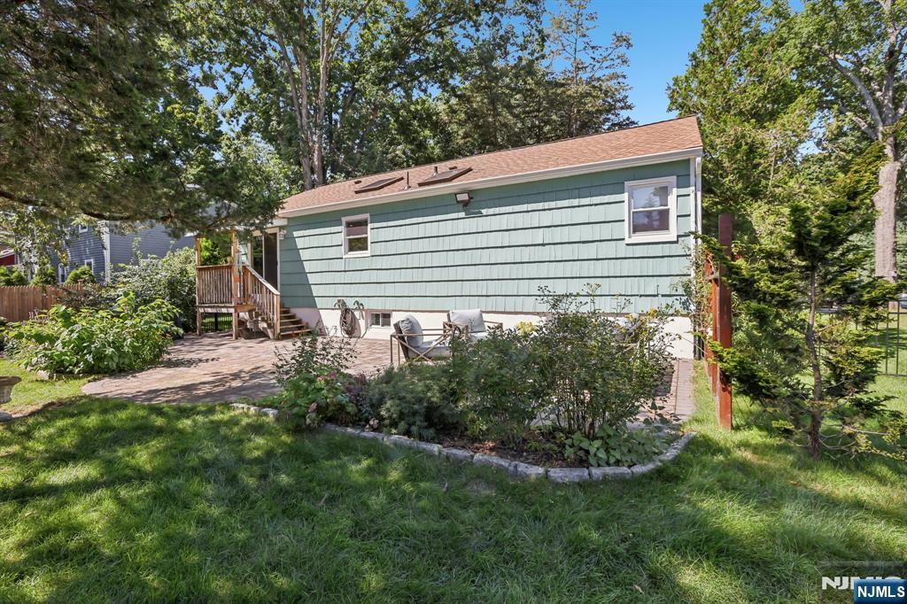 984 Crystal Lake Terrace