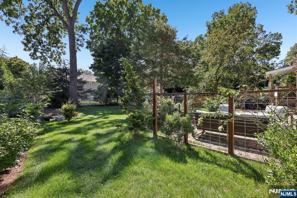 984 Crystal Lake Terrace
