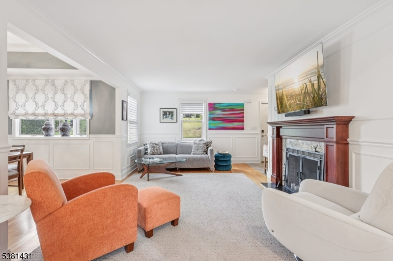 11 Lee Ave