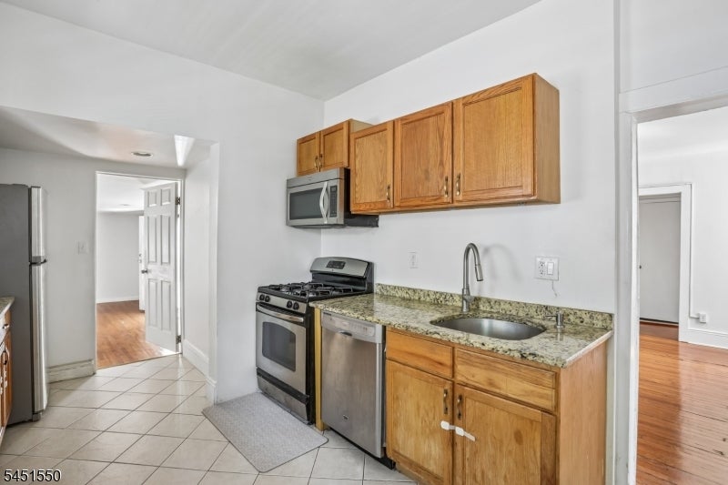147 Phelps Ave 2
