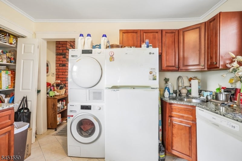 147 Phelps Ave 2