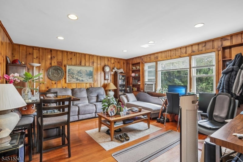 147 Phelps Ave 2