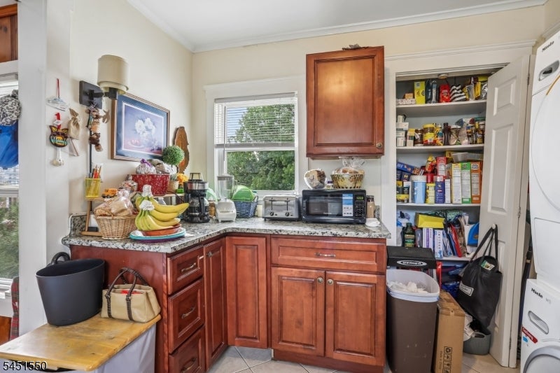 147 Phelps Ave 2