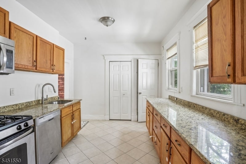 147 Phelps Ave 2