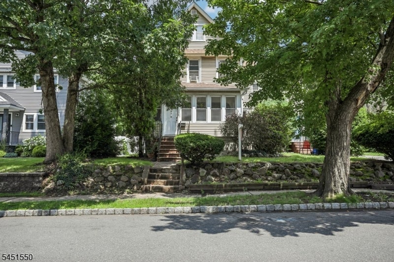 147 Phelps Ave 2