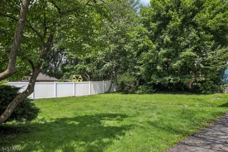 147 Phelps Ave 2