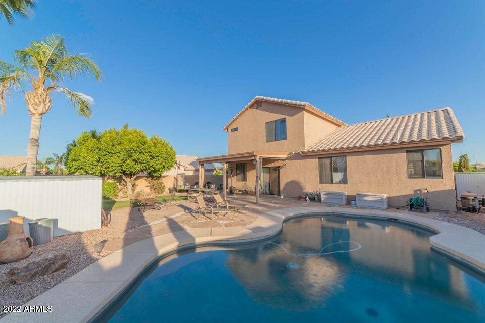 2454 E LONGHORN Place