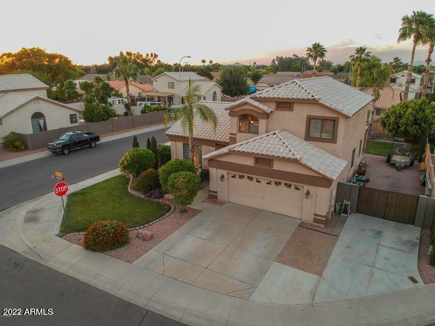 2454 E LONGHORN Place