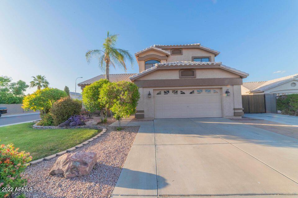 2454 E LONGHORN Place