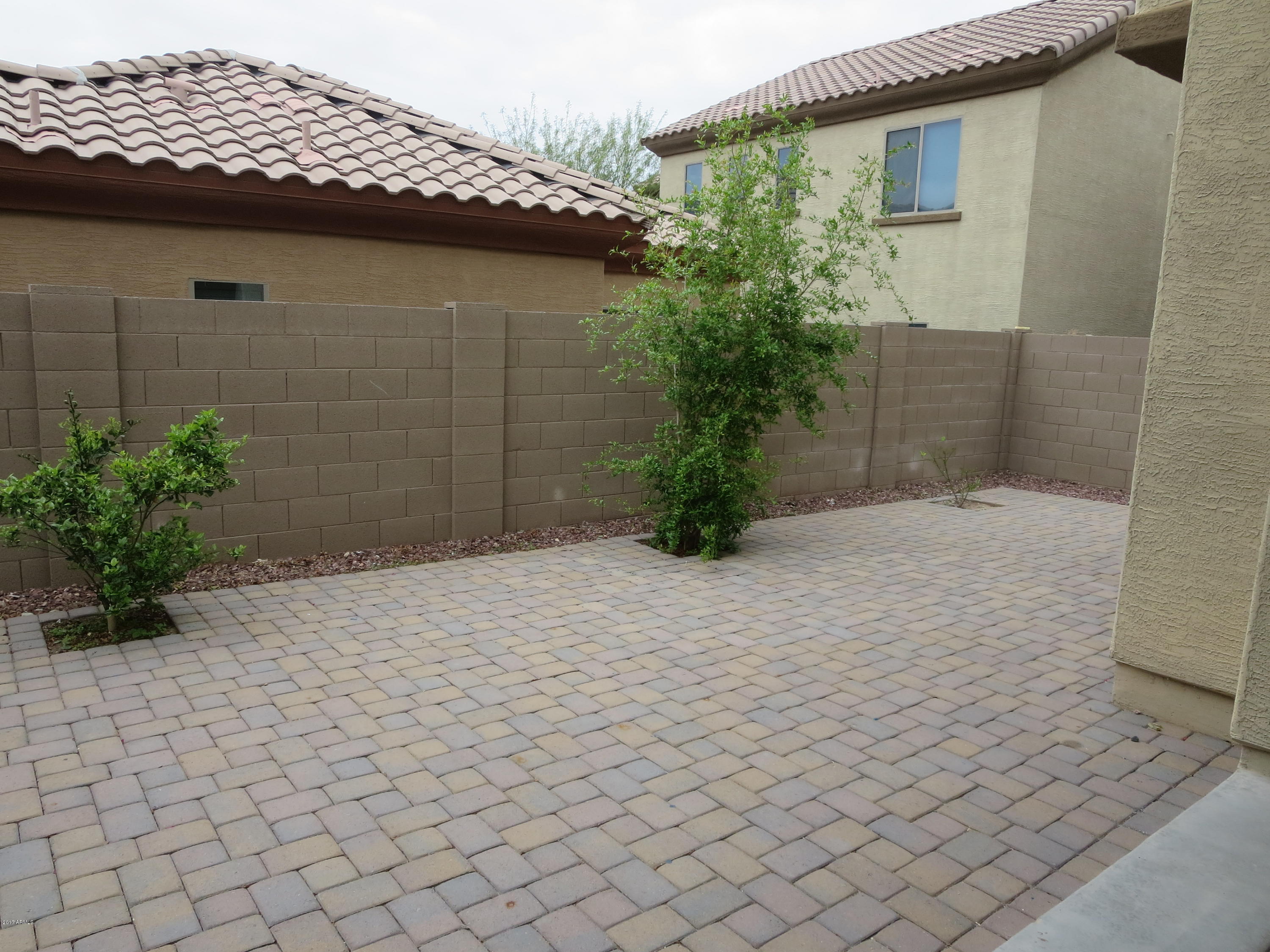 3913 E SOPHIE Lane