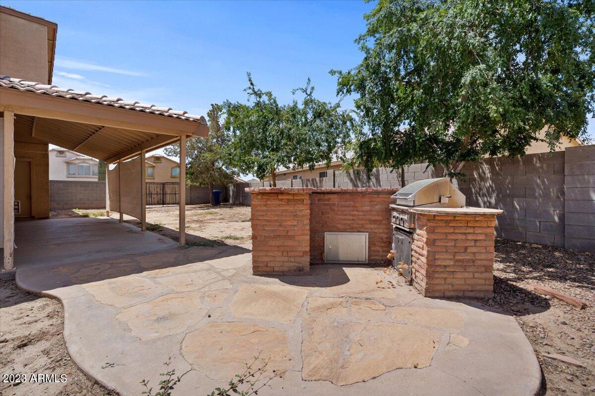 770 E GERONIMO Street
