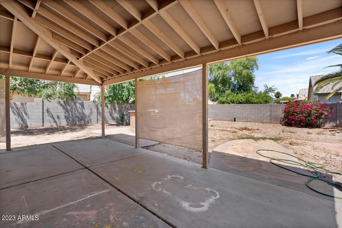 770 E GERONIMO Street