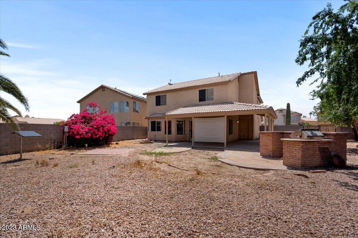 770 E GERONIMO Street