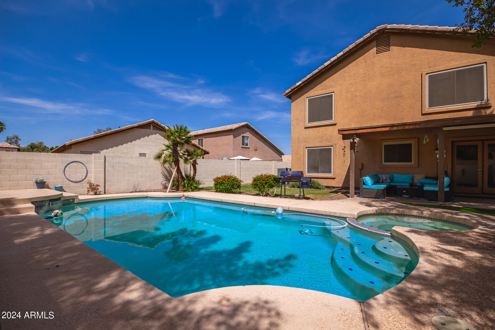 1192 N BLACKSTONE Drive
