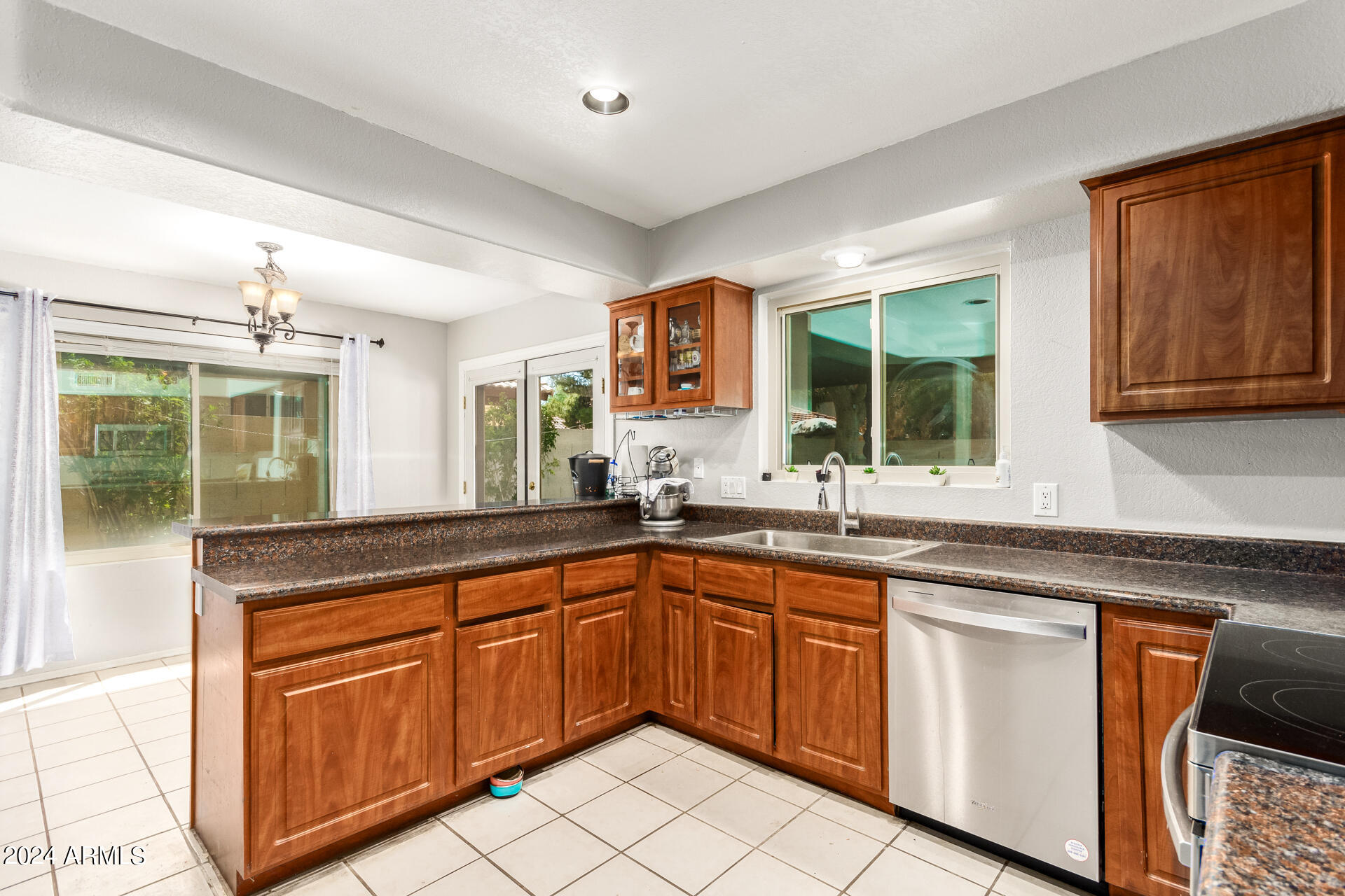 1192 N BLACKSTONE Drive