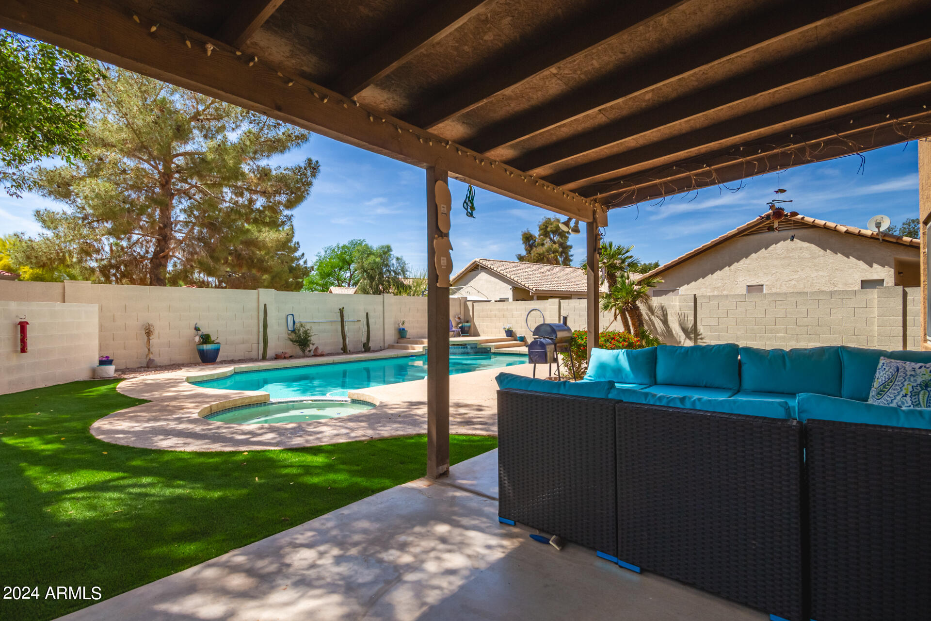 1192 N BLACKSTONE Drive