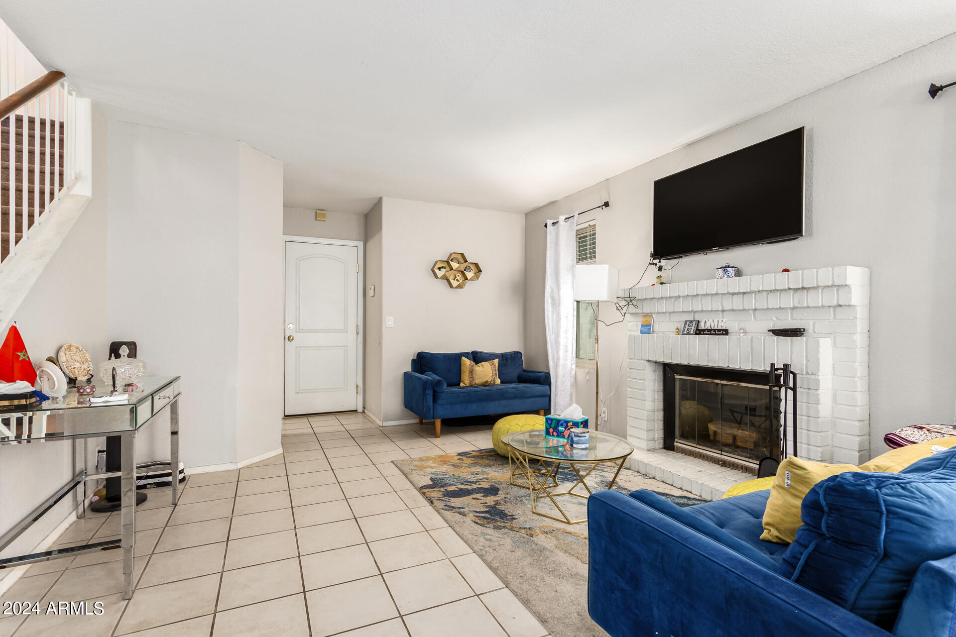 1192 N BLACKSTONE Drive