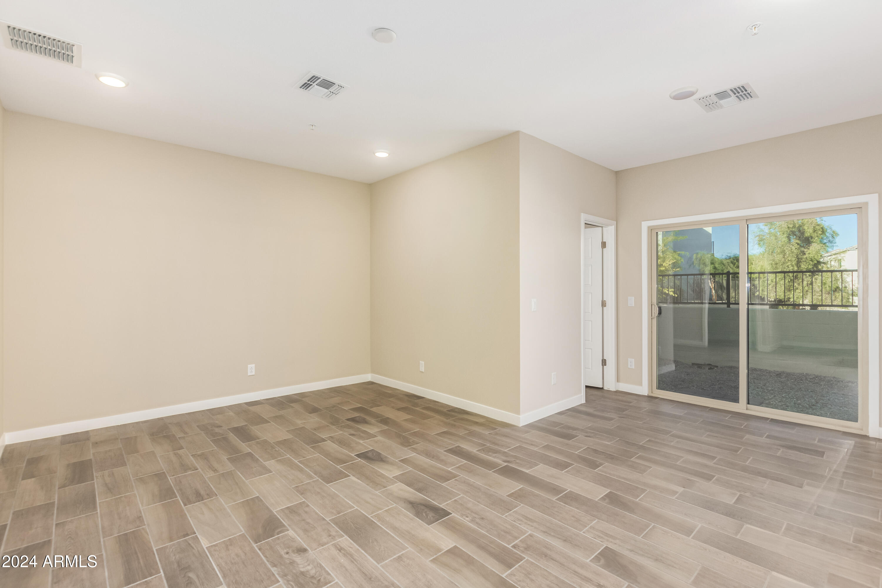 2260 W HARMONT Drive