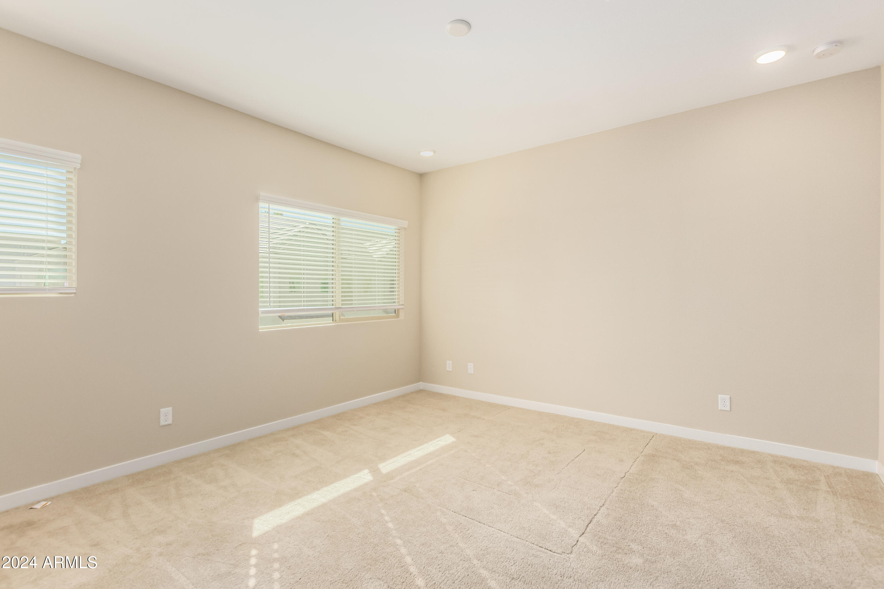 2260 W HARMONT Drive