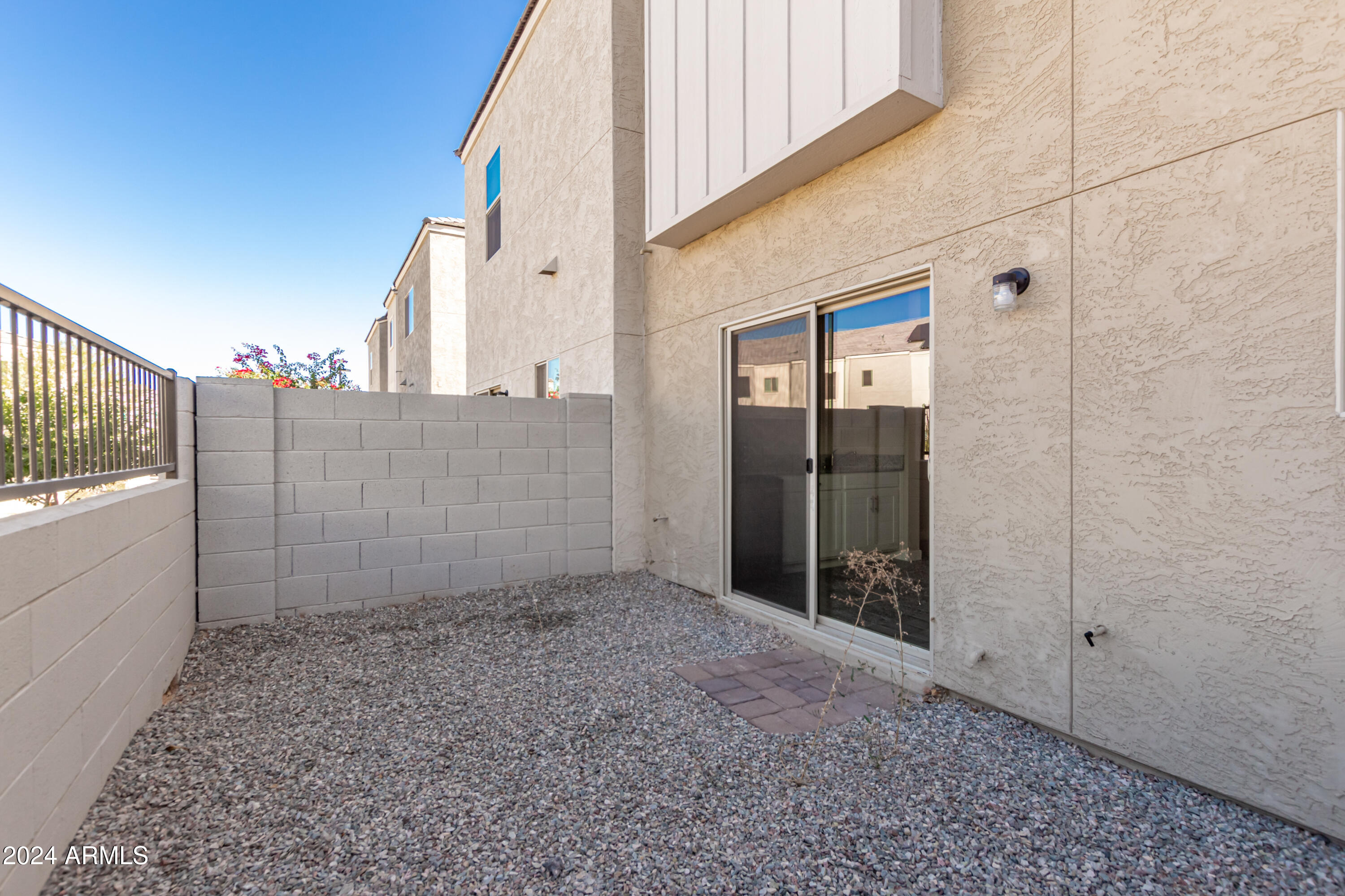 2260 W HARMONT Drive