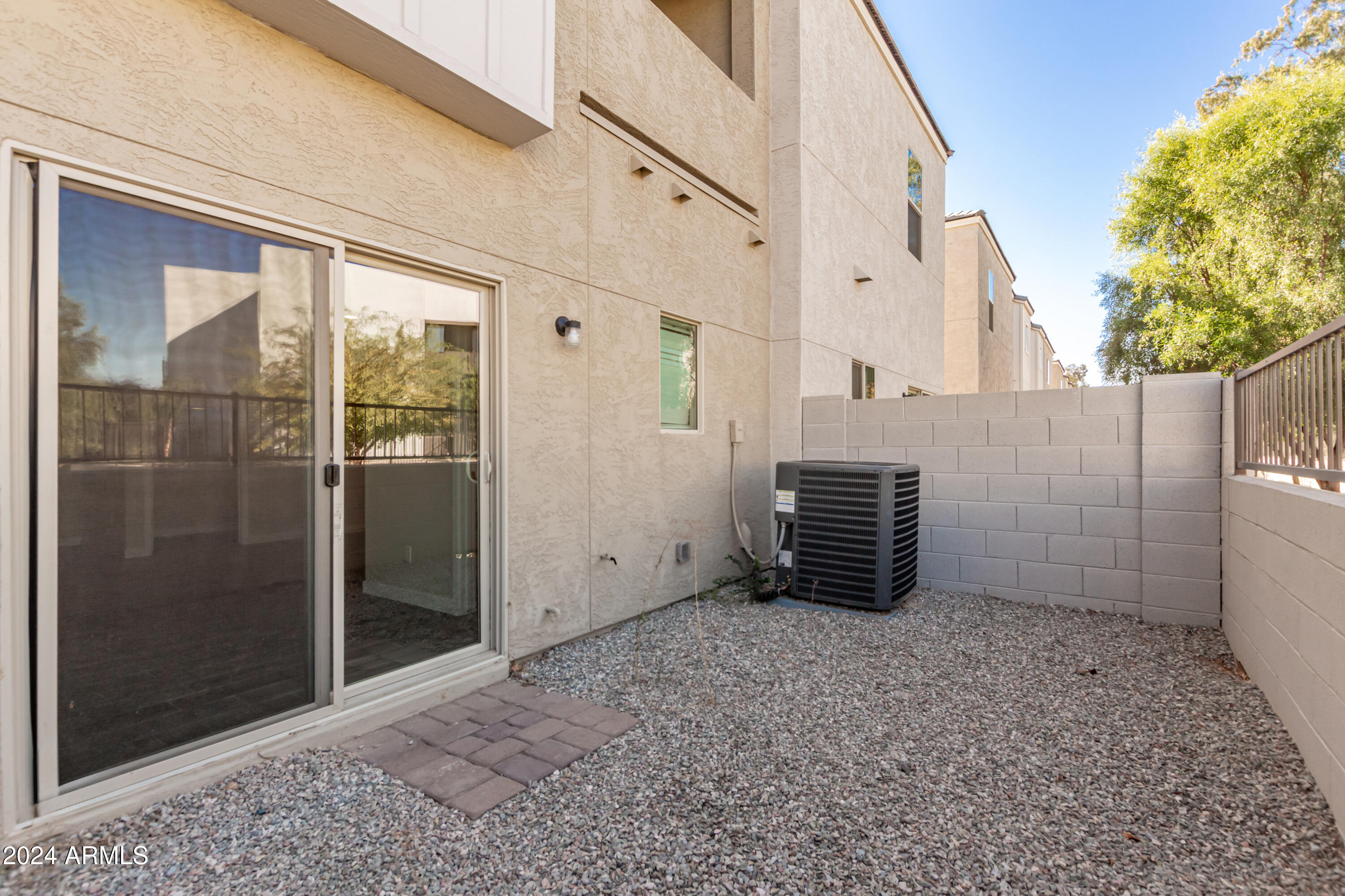 2260 W HARMONT Drive