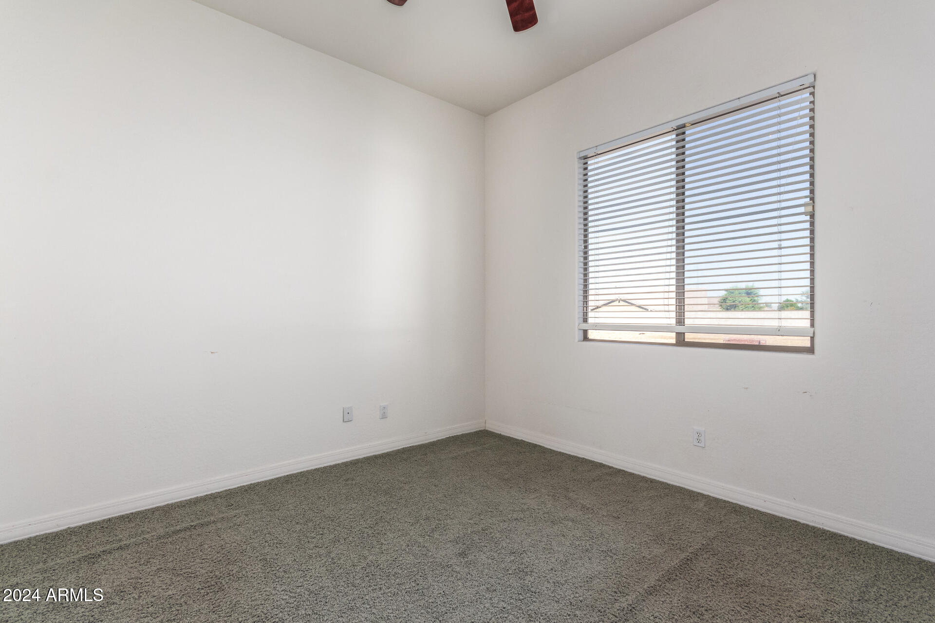 2914 E GARY Way