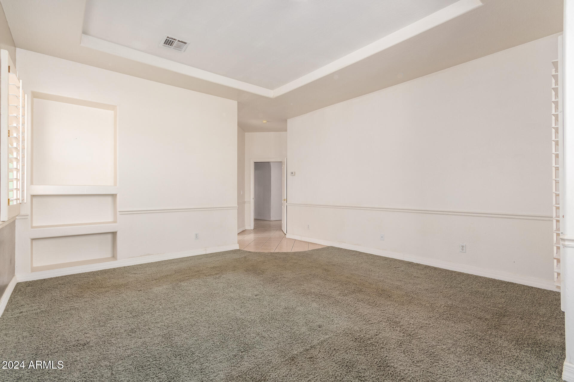2914 E GARY Way